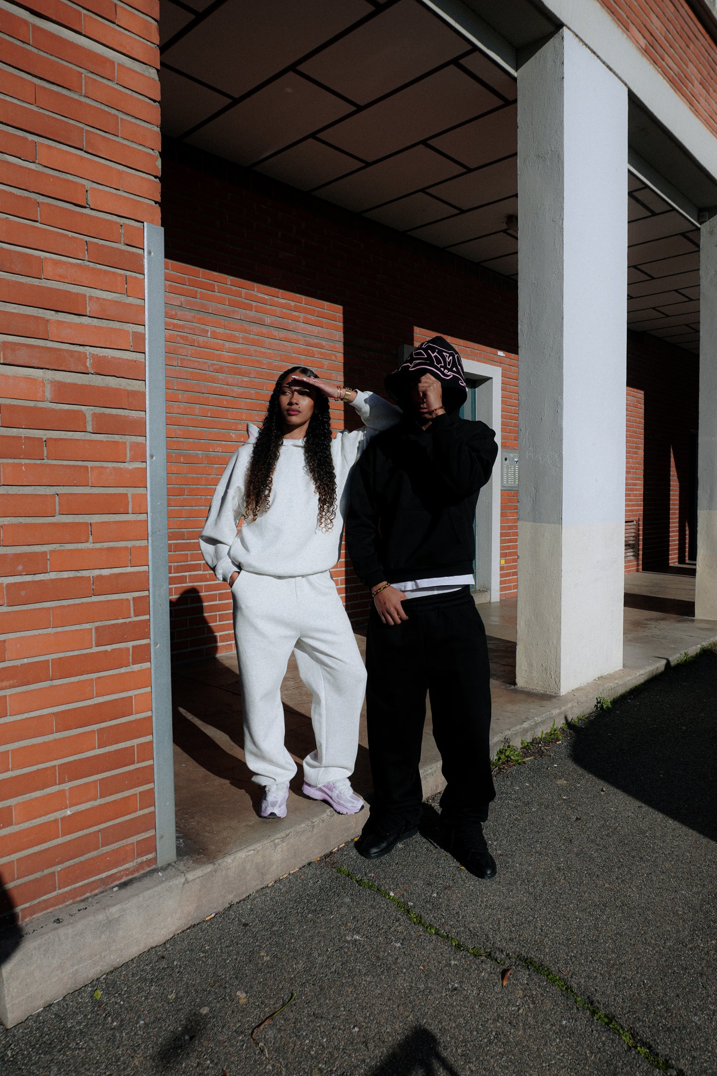 HOODIE SOLITARY/AJUSTABLE GRIS