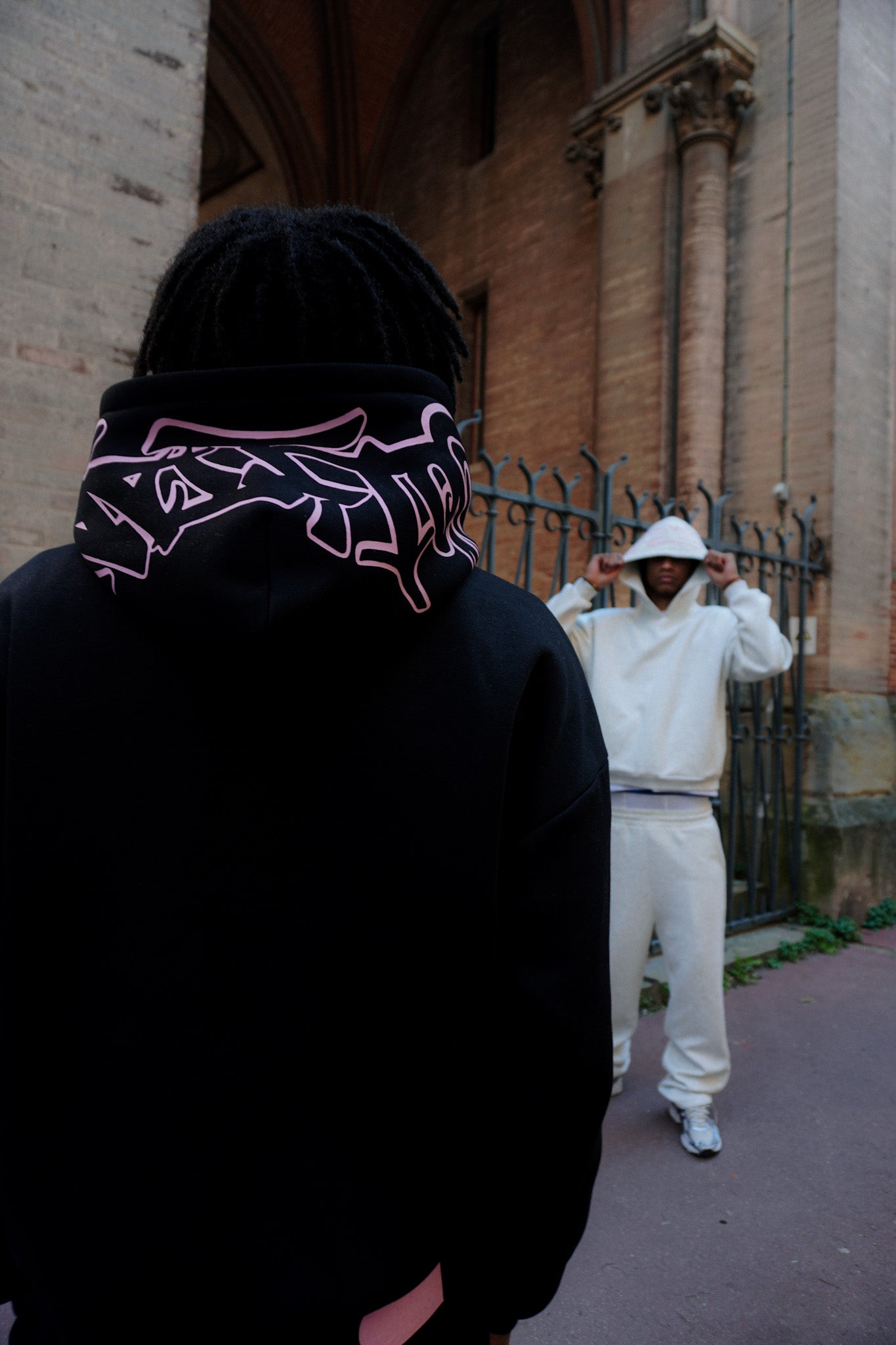 HOODIE SOLITARY/AJUSTABLE NOIR [En STOCK]