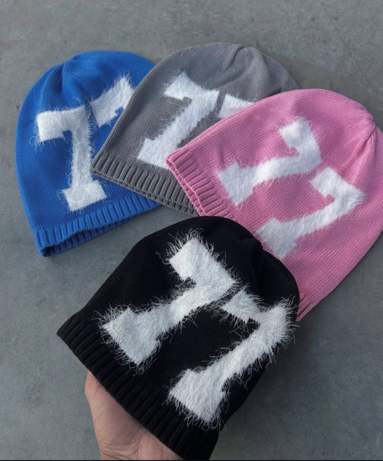 Beanie 77 BLACK