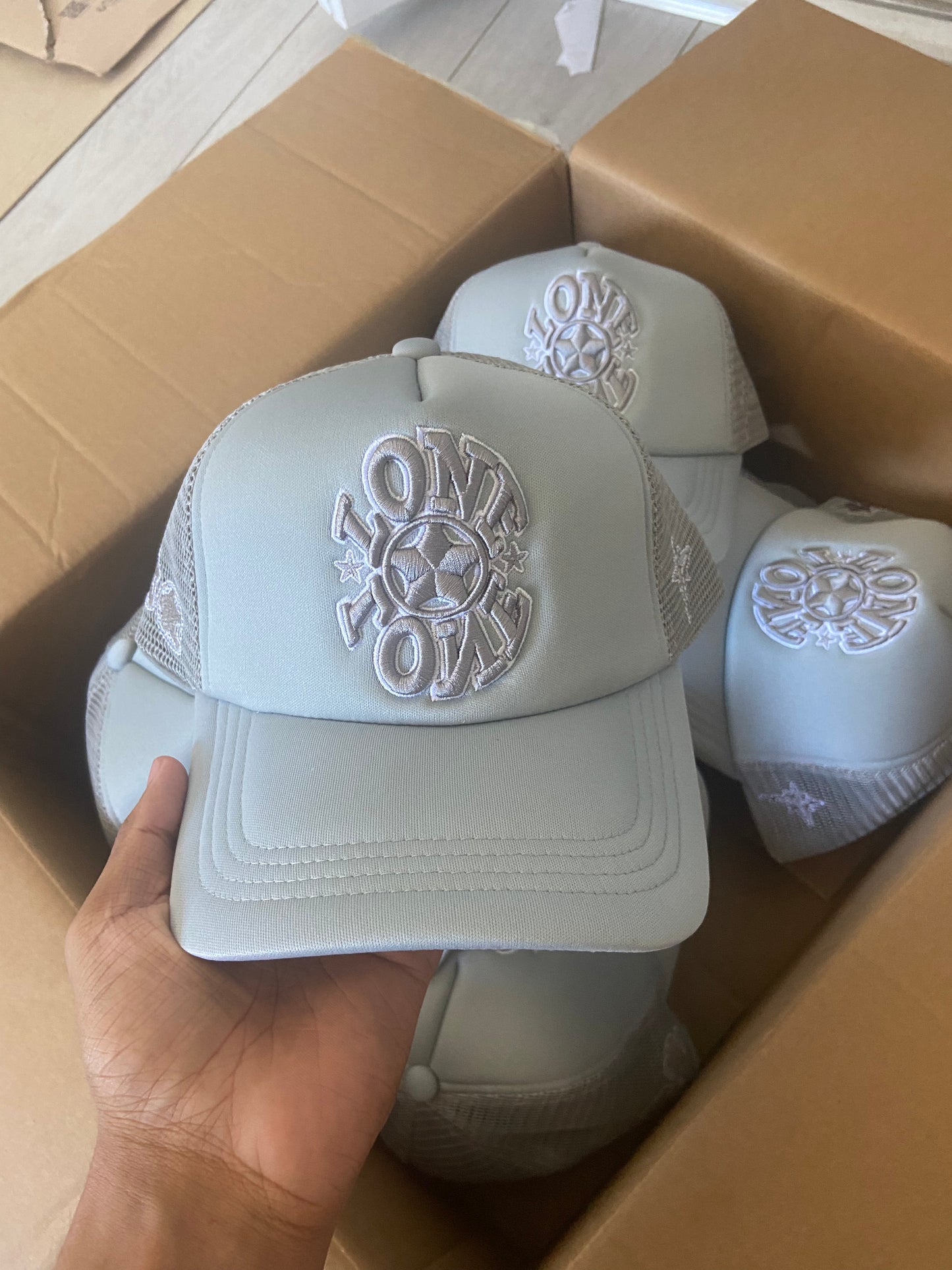 CAP GREY